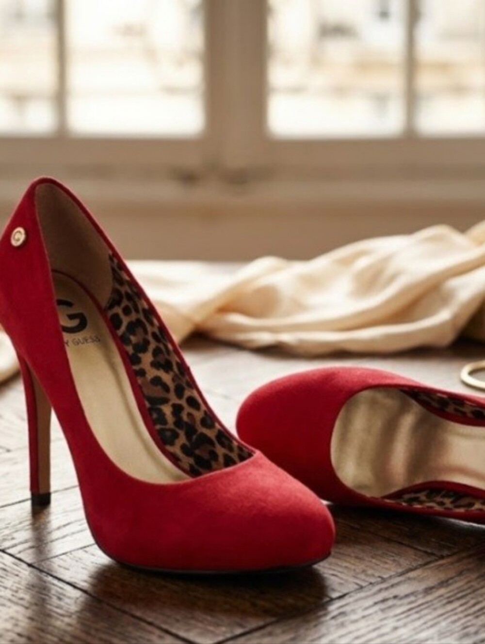 GUESS Magenta  Suede Pointe Toe Heels Slip On 8M